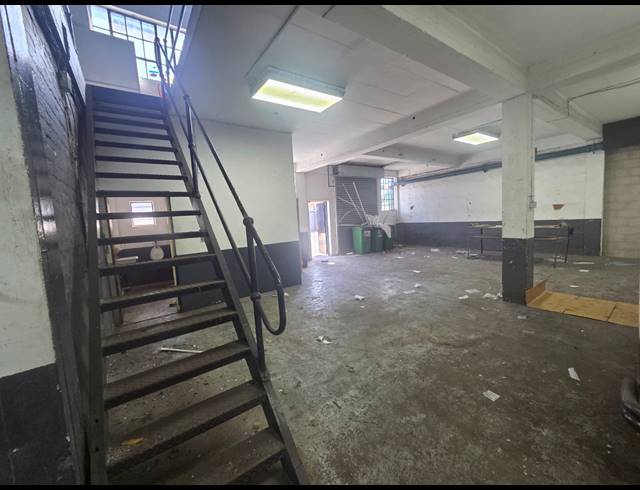 684M² WAREHOUSE TO LET IN JACOBS